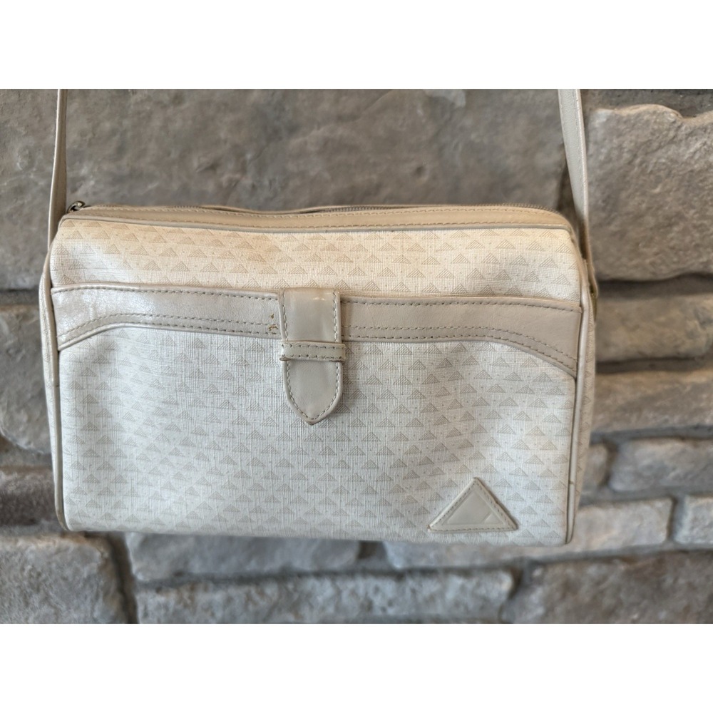 Liz Claiborne Vintage 1984 Triangle Monogram Shoulder Bag Crossbody Purse Cream